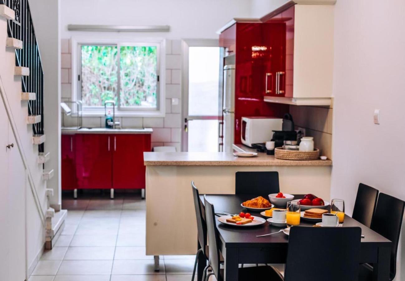 H&O Royal Townhouse In Center Paphos Apartment Bagian luar foto