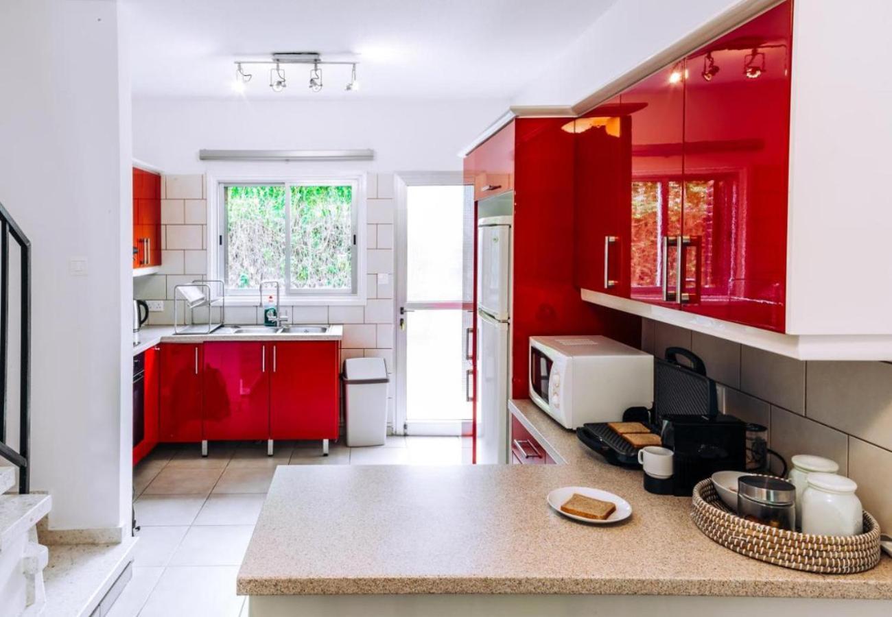 H&O Royal Townhouse In Center Paphos Apartment Bagian luar foto