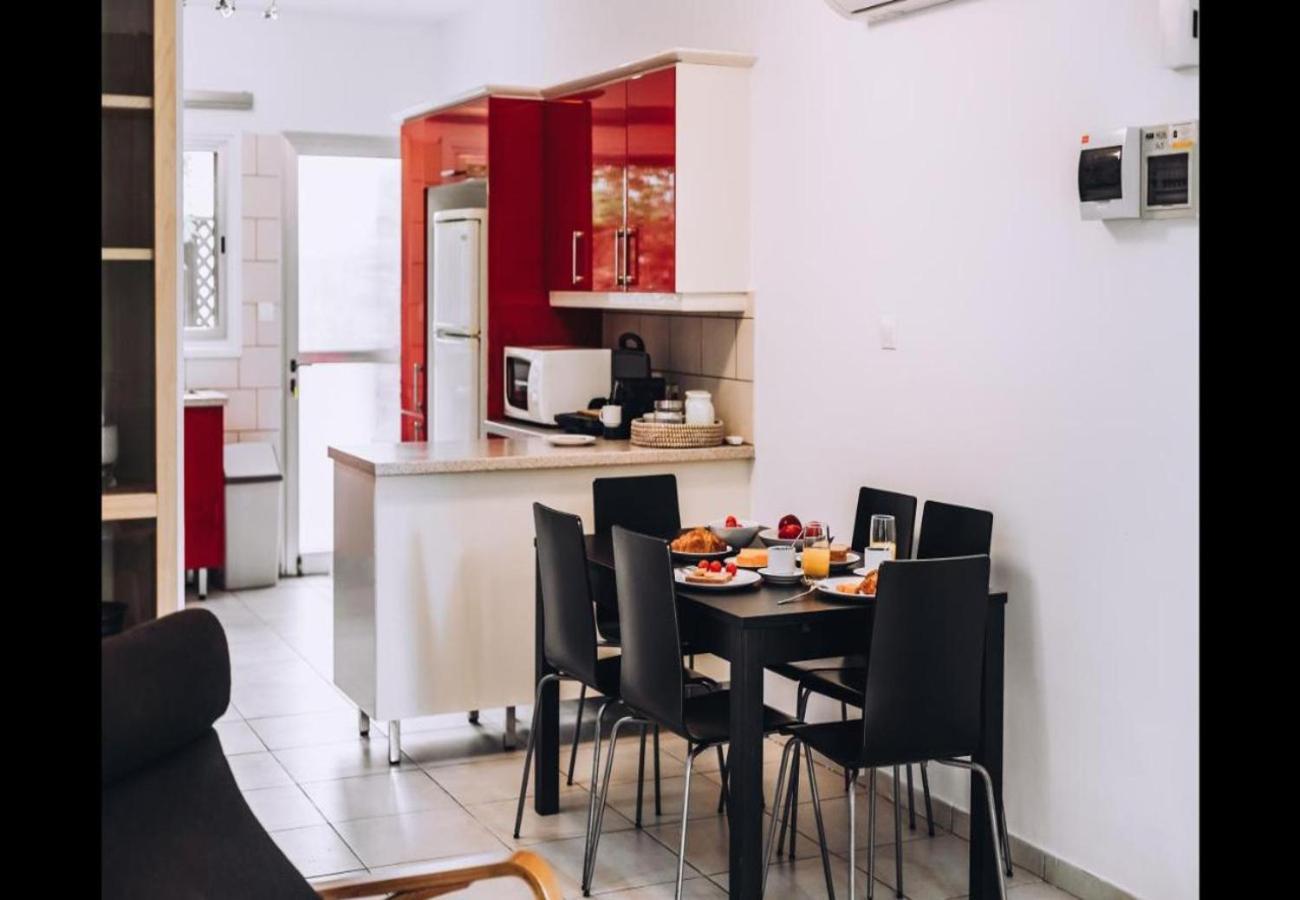 H&O Royal Townhouse In Center Paphos Apartment Bagian luar foto